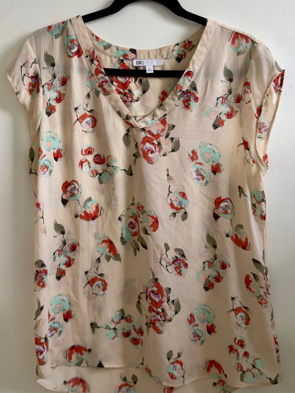 DR2 Cream Floral V-Neck Cap Sleeve Blouse with Red & Aqua Accents
